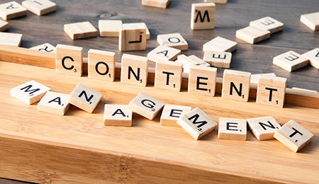 Content Management Headerbild Scrabble Board