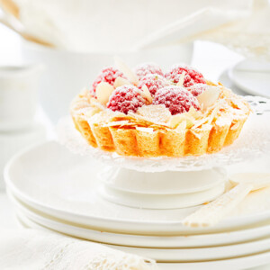 Himbeer Pudding Törtchen mit Mandeln