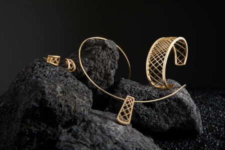 Hochwetiger Goldschmuck Ohrringe Armband Kette